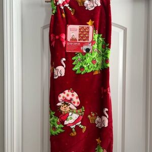 Strawberry Shortcake Christmas Throw Blanket